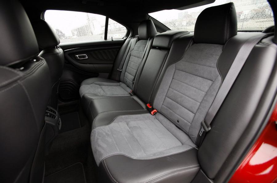  Ford Taurus SHO 2013 года  (фото 9 из 56)